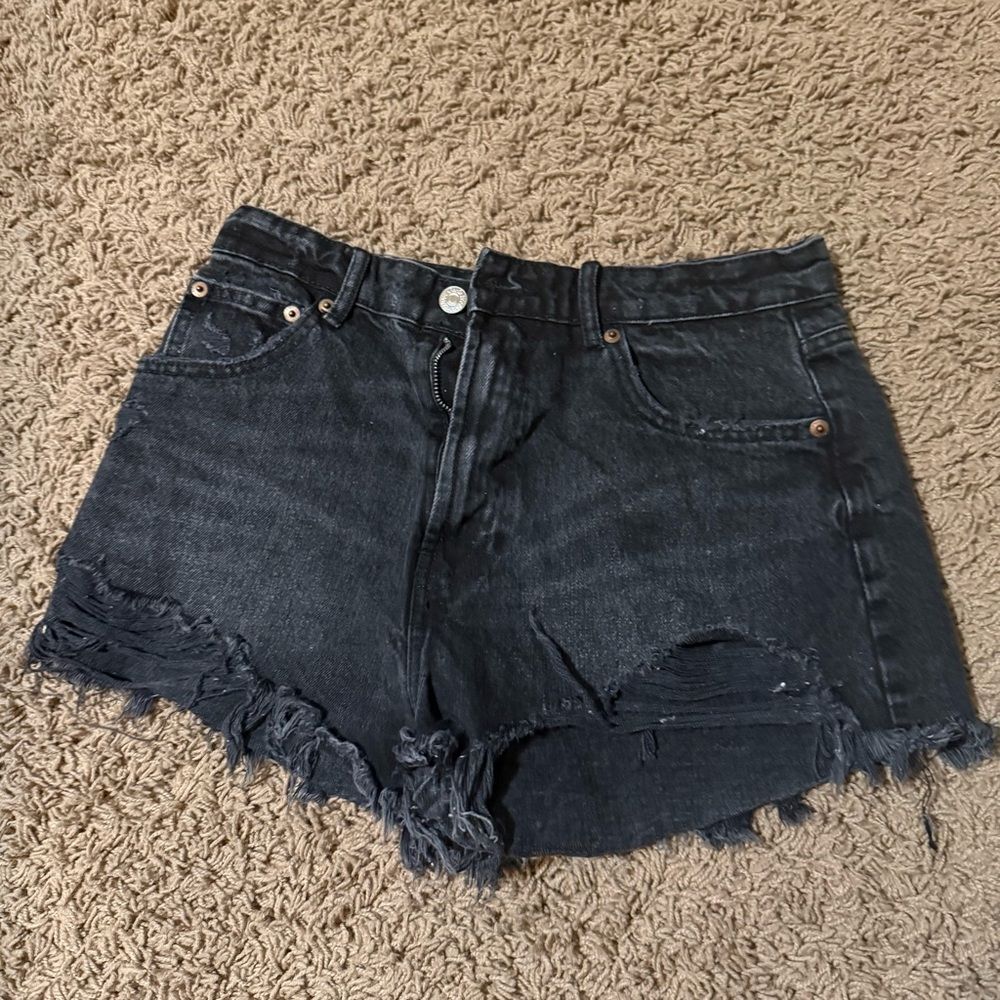 Zara black distressed jean shorts Black size 6 2 inch inseam denim
